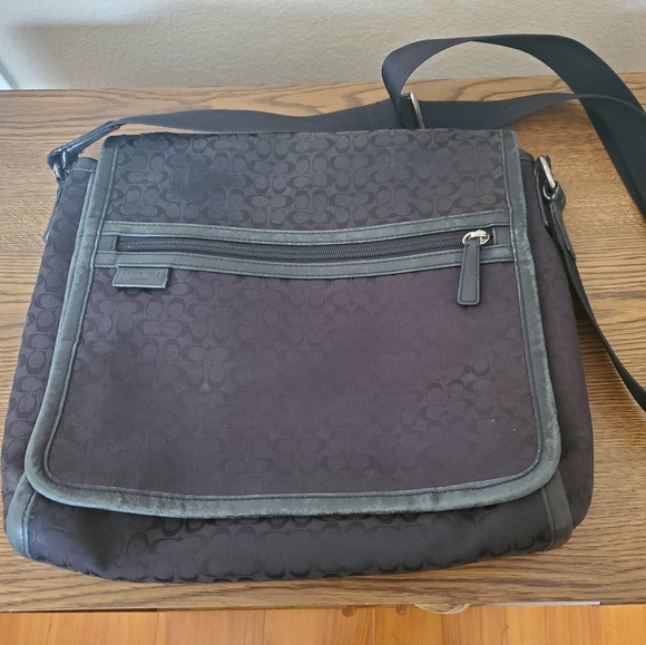 A Black Coach Bag - Picture 1 of 5